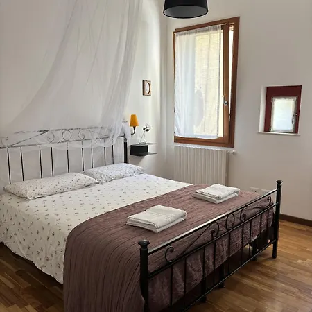 Alessandra's Cozy Venice- Quiet Double & Private Bathroom With Sharing Kitchen منزل للإقامة *