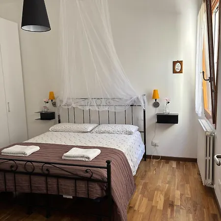 Accommodatie bij particulieren Alessandra's Cozy Venice- Quiet Double & Private Bathroom With Sharing Kitchen