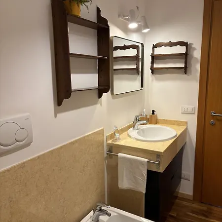 Accommodatie bij particulieren Alessandra's Cozy Venice- Quiet Double & Private Bathroom With Sharing Kitchen *